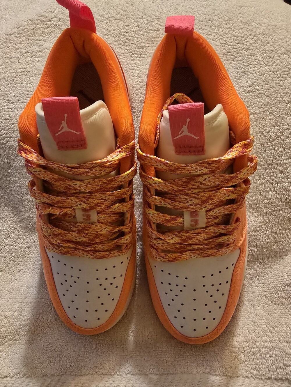 Air Jordan 1 Low Utility Crimson Pulse GS 5.5Y / W 7 - Picture 2 of 16